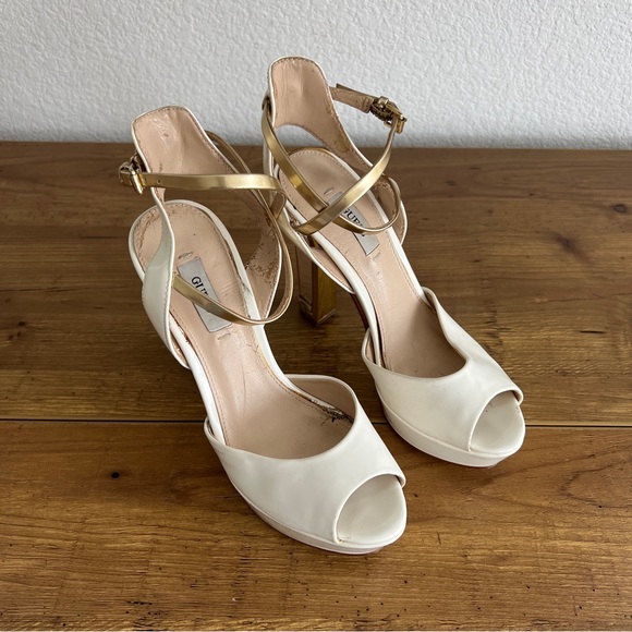 Guess platforms - Picture 2 of 11